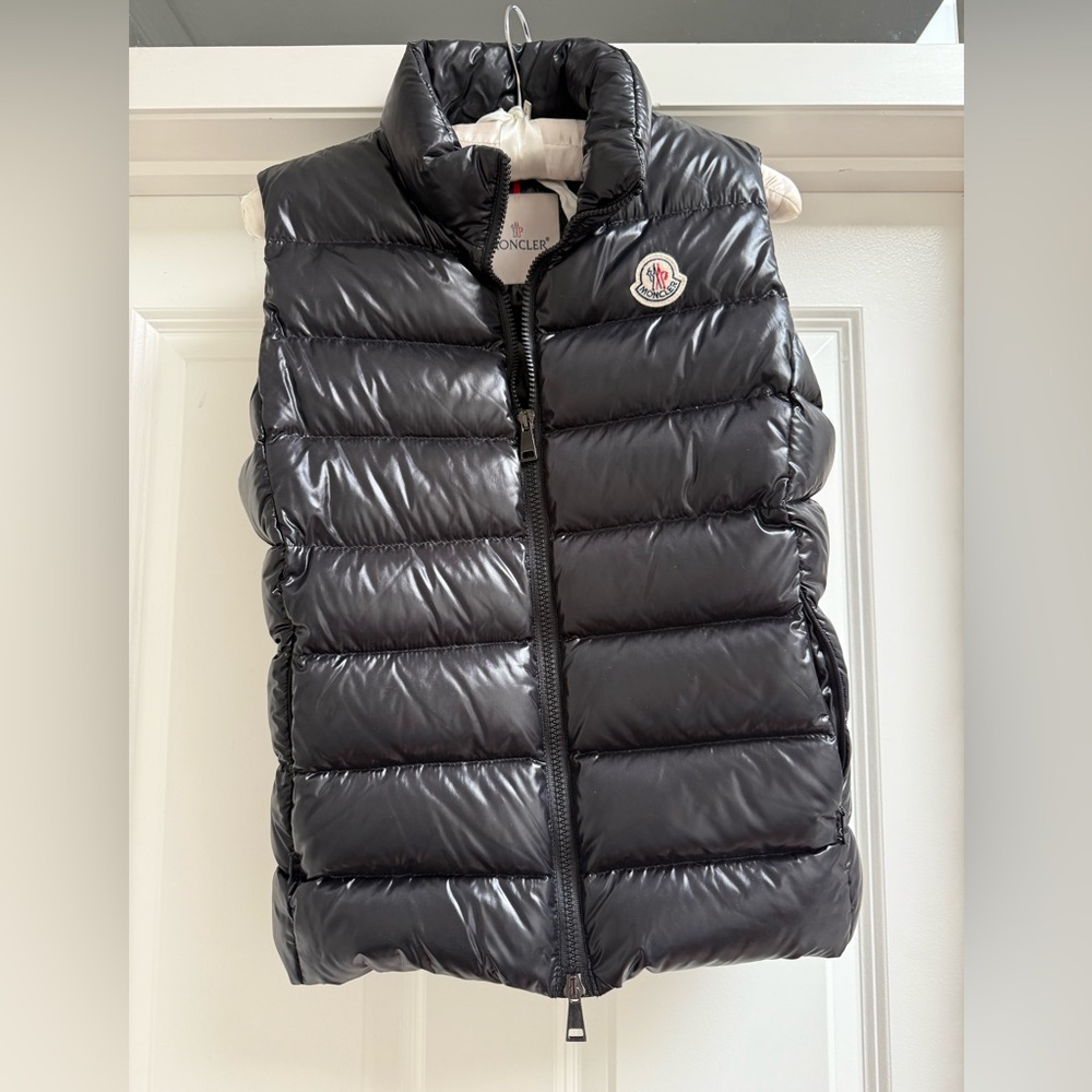 Moncler shiny black Ghany vest size 1 excellent condition size 1. (XS/S)